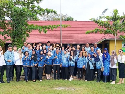 FOTO GURU SENIN